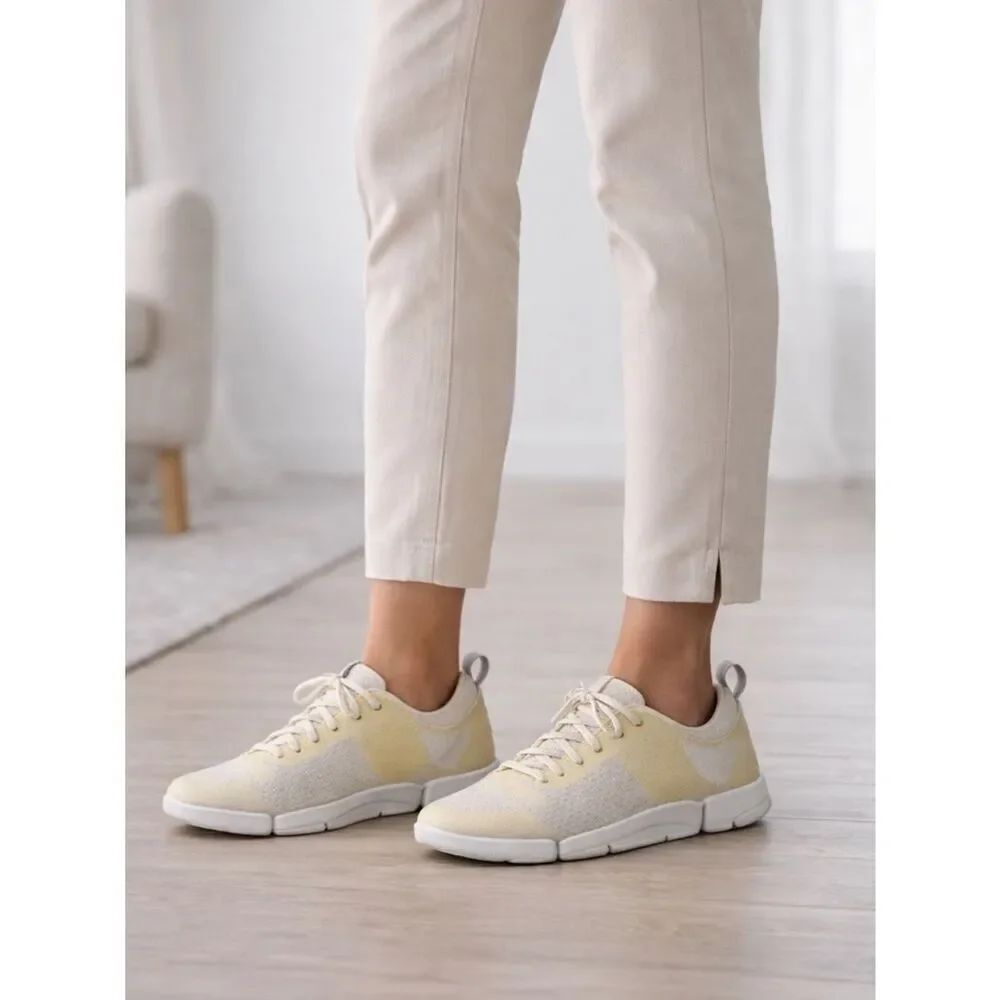 Womens CLARKS Trigenic Cream Lace Up Sneakers size 10
